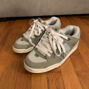 Globe Fusion men’s padded skate shoes size 11 Gray& blue. Wear shown in pics